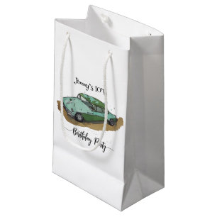 Jungen-Geburtstagsfeier mit zweifarbigem Sedan Kleine Geschenktüte