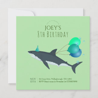Jungen niedlich grün unter dem großen weißen Hai Einladung