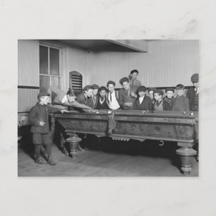 Jungen spielen Billard, 1909 Postkarte