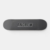 Jungen Varsity Black Skateboard Personalisierter N (Horizontal)