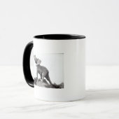 Junger Elefant gefangen in einer Falle Tasse (Vorderseite Links)