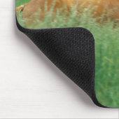 Junger Hengst läuft durch Wiese Mousepad (Ecke)