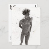Junger Mann in Speedos Postkarte (Vorne/Hinten)
