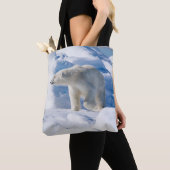 Junger männlicher Eisbär Tasche (Von Nahem)