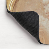 Junges Mädchen, das ihre Brust zusammendrückt Mousepad (Ecke)