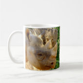 Junges Nashorn Kaffeetasse (Links)