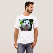 Junges Opossum T-Shirt (Vorne ganz)