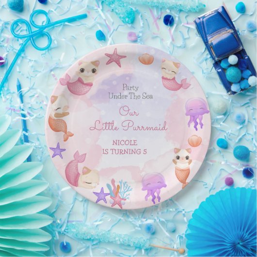 Jungfrau der niedlichen pappteller (Party)