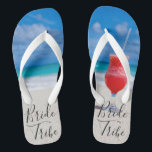 Junggeselinnen-Abschied Tropical Beach Bribe Stamm Badesandalen<br><div class="desc">Dieses Design wurde durch digitale Kunst erstellt und kann personalisiert werden, indem Sie auf den Knopf Anpassen klicken und die Farbe ändern, einen Namen, Initialen oder Ihre Lieblingssprache hinzufügen. Kontaktieren Sie mich unter colorflowcreations@gmail.com , wenn Sie dieses Design für ein anderes Produkt haben möchten. Kaufen Sie meine originale abstrakte Acrylmalerei...</div>