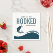 Junggesellenabschied Angeln Lustig Sie hat ihn an  Serviette (Beispiel)