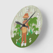 Jungle Adventure Explorer Cartoon Sock Monkey Fun Runde Wanduhr (Winkel)