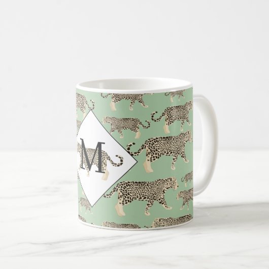 Jungle Jaguar Tiermuster Erstmaliges Monogramm Kaffeetasse (VorderseiteRechts)