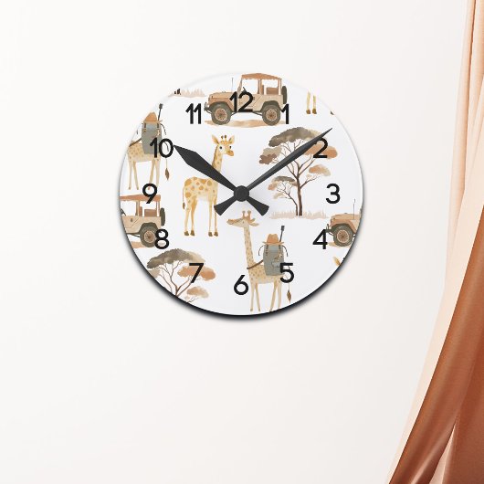 Jungle Safari mit Giraffen-Kinderzimmer-Muster Runde Wanduhr