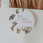 Jungle Safari-Tiere Mama als Kinderdusche Button<br><div class="desc">Unsere Dschungelsafari-Tiere werden zum Baby-Duschknopf - perfekt für eine niedliche, skurrile, geschlechtsneutrale Feier! Es ist ein modernes Safari-Thema mit bezaubernden Dschungelkreaturen wie Affen, Elefanten, Giraffen, Löwen und Zebra. Mit seiner natürlichen boho-inspirierten Wasserfarbenlandschaft ist diese Szene ideal, um kleine Jungs oder Mädchen zu empfangen. Dieses Design ist so charmant wie zeitlos....</div>