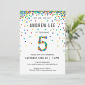 Jungs 5. Geburtstagsparty, primäre Farbcofetti Einladung (Stehend Vorderseite)