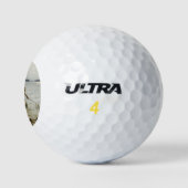 Jungs, die an der Küste spielen (von Albert Edelfe Golfball (Logo)