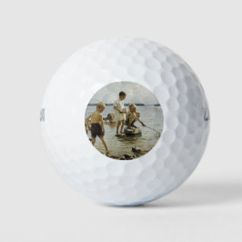 Jungs, die an der Küste spielen (von Albert Edelfe Golfball