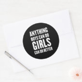 Jungs können alles, Mädchen können es besser mache Runder Aufkleber (Umschlag)