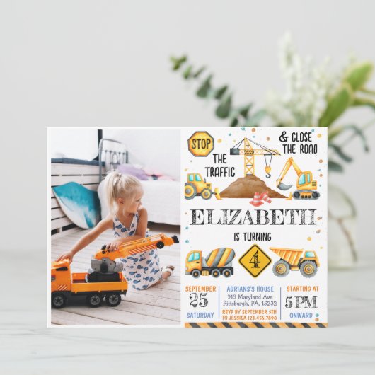 Jungs Niedlicher moderner Kindergeburtstag Einladung (Stehend Vorderseite)