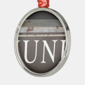 Junk: Vintages Truck-Zeichen Silbernes Ornament (Links)