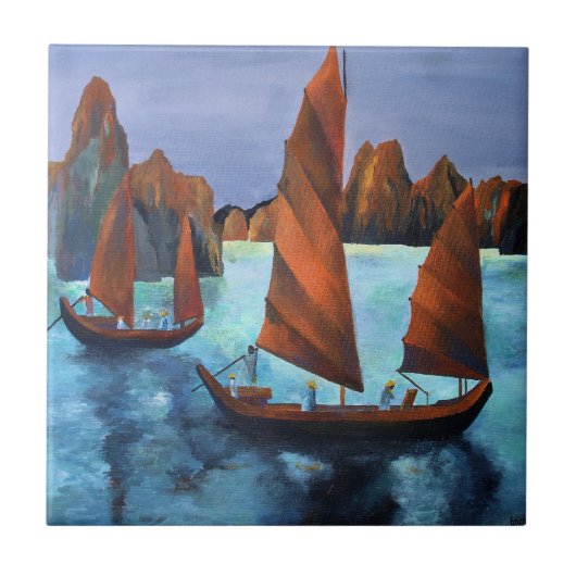 Junks in der absteigenden Drachenbucht Fliese (Vorderseite)