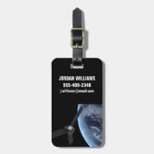 Juno Raumfahrzeug während der Erde Flyby Gepäckanhänger (Vorderseite vertikal)