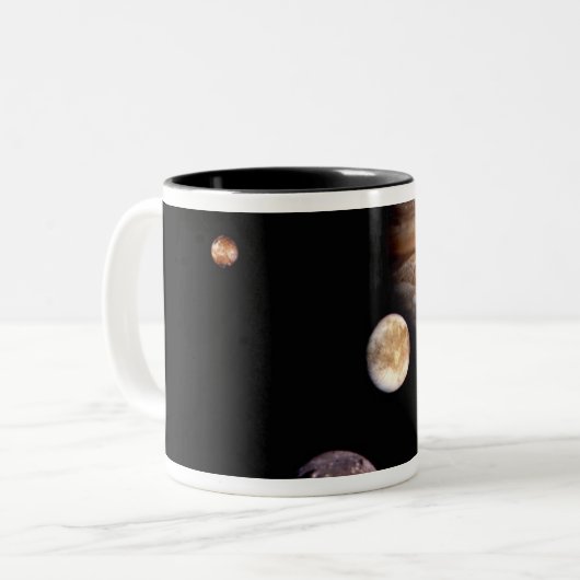 Jupiter und seine Monde Zweifarbige Tasse (Vorderseite Links)