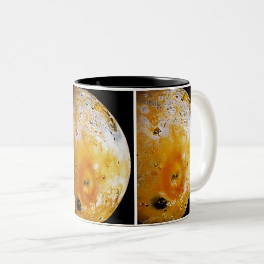 Jupitermond Io Zweifarbige Tasse (VorderseiteRechts)