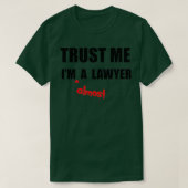Jurastudentin Bar Exam gibt Trust Me Im fast a la T-Shirt (Design vorne)