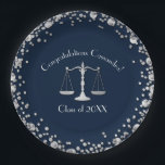 Juristenmarinade Silver Graduation Party Pappteller<br><div class="desc">Feiern Sie Ihren Jurastudium mit diesem eleganten Juristenabschluss Partei Papier Teller mit Marineblau und Silber!  Ideal für jeden,  der von einer Jurastube mit marineblau und silber geschlossen wird!</div>