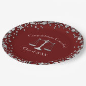 Juristenschule Maroon Silver Graduation Party Pappteller (Schrägansicht)