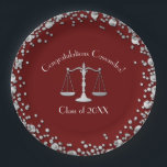 Juristenschule Maroon Silver Graduation Party Pappteller<br><div class="desc">Feiern Sie Ihren Jurastudium mit diesem eleganten Juristenabschluss Partei Papier Teller mit Maron und Silber!  Ideal für jeden,  der von einer Jurastube mit Mond- und Silberfarben schließe!</div>