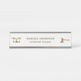 Juristische Skala Gavel Juristischer antiker Indiv Schreibtischnamensplakette