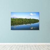 Juruena, Brasilien. Bewaldete Flussbank reflektier Leinwanddruck (Insitu (Holzboden))