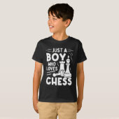 Just a Boy who Loves Cjees – Kids Chess Lover T-Shirt (Vorne ganz)