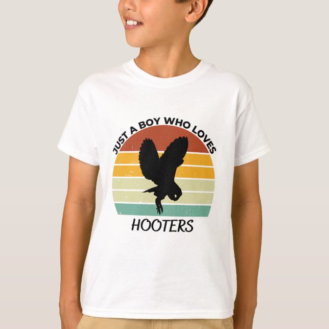 Just a Boy who loves hooters T-Shirt (Vorderseite)