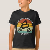 Just a boy who loves worms T-Shirt (Vorderseite)