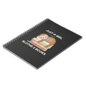 Just a girl who loves sloths and books Reader T-Sh Notizblock (Linke Seite)