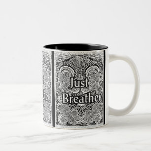 Just Breathe - Calming Mandala Inspiriert Zweifarbige Tasse