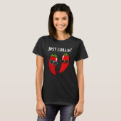 Just Chillin Funny Chili Paprikaschoten Puck Dark  T-Shirt (Vorne ganz)