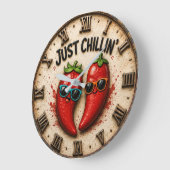 Just Chillin' Funny Chili Pepper Kitchen Humor Große Wanduhr (Winkel)