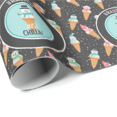 Just Chillin Funny Snowman Snow Cone Winter Geschenkpapier (Rolleneckpunkt)