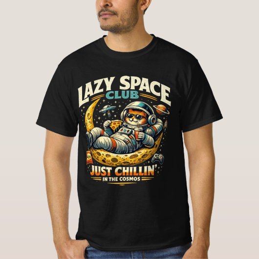 Just Chilling Lazy Astronaut Cat T-Shirt (Vorderseite)