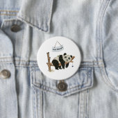 Just Hangin' Button von Adiela Akoo (Beispiel)