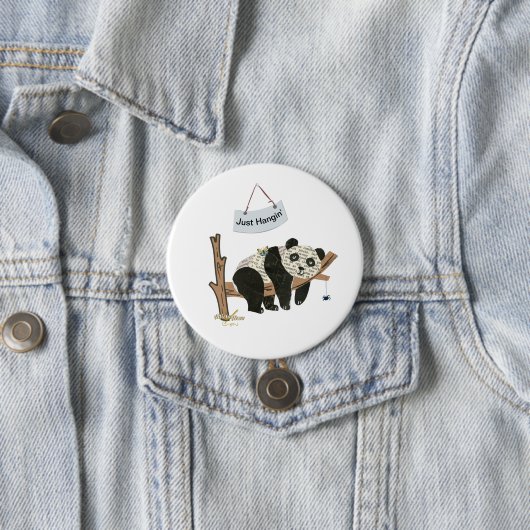 Just Hangin' Button von Adiela Akoo (Beispiel)