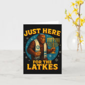 Just Here For The Latkes Funny Hanukkah Bigfoot  Karte (Gelbe Blume)