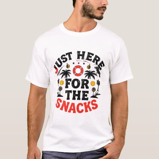 Just Here for the Snacks: The Only Social Commitme T-Shirt (Vorderseite)