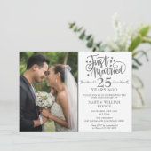 Just Married 25-jähriges Hochzeitsfest Foto Einladung (Stehend Vorderseite)