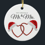 Just Married a Christmas Ornament New Weds Herz<br><div class="desc">Mein erstes Weihnachten als Herr und Frau ist perfekt für Neuvermählte. Fügen Sie den Namen und/oder das Jahr in den Optionen zur Anpassung hinzu.</div>