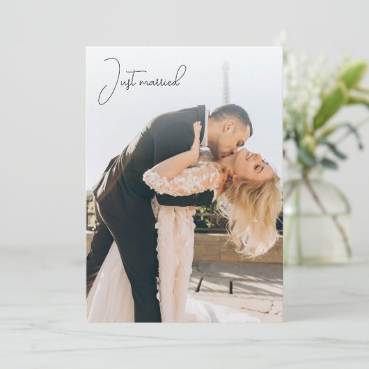 Just Married Calligraphy Elopement Ankündigung (Stehend Vorderseite)